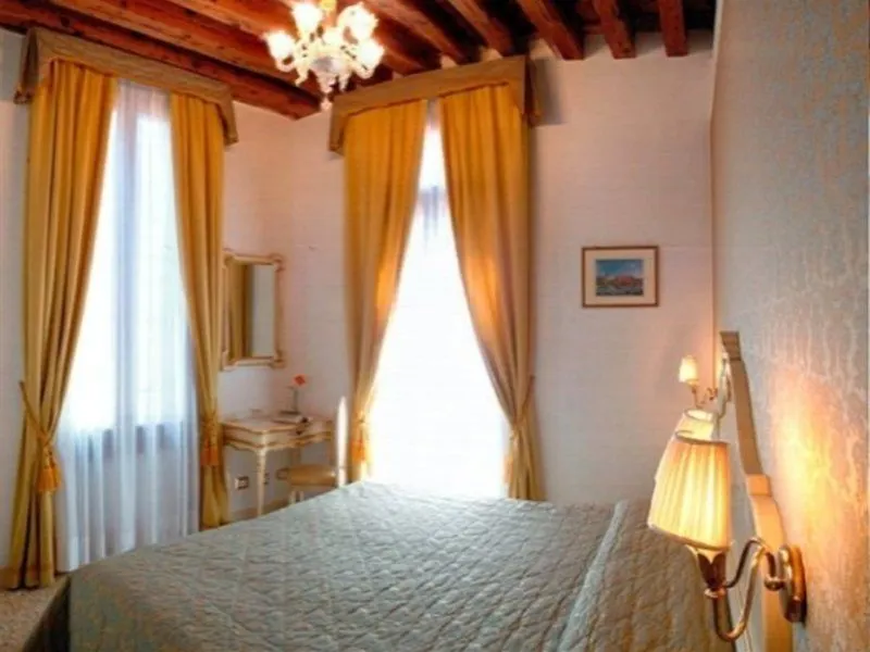*** Bed & Breakfast Apostoli Palace Venice Italy